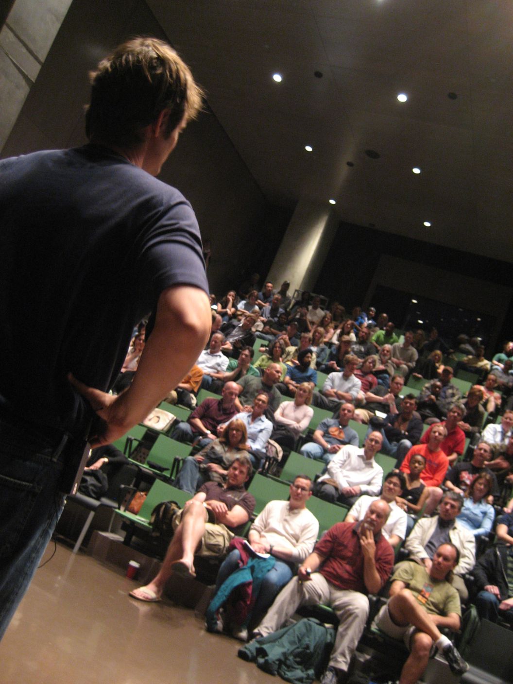 Дебат между политически партии и НПО