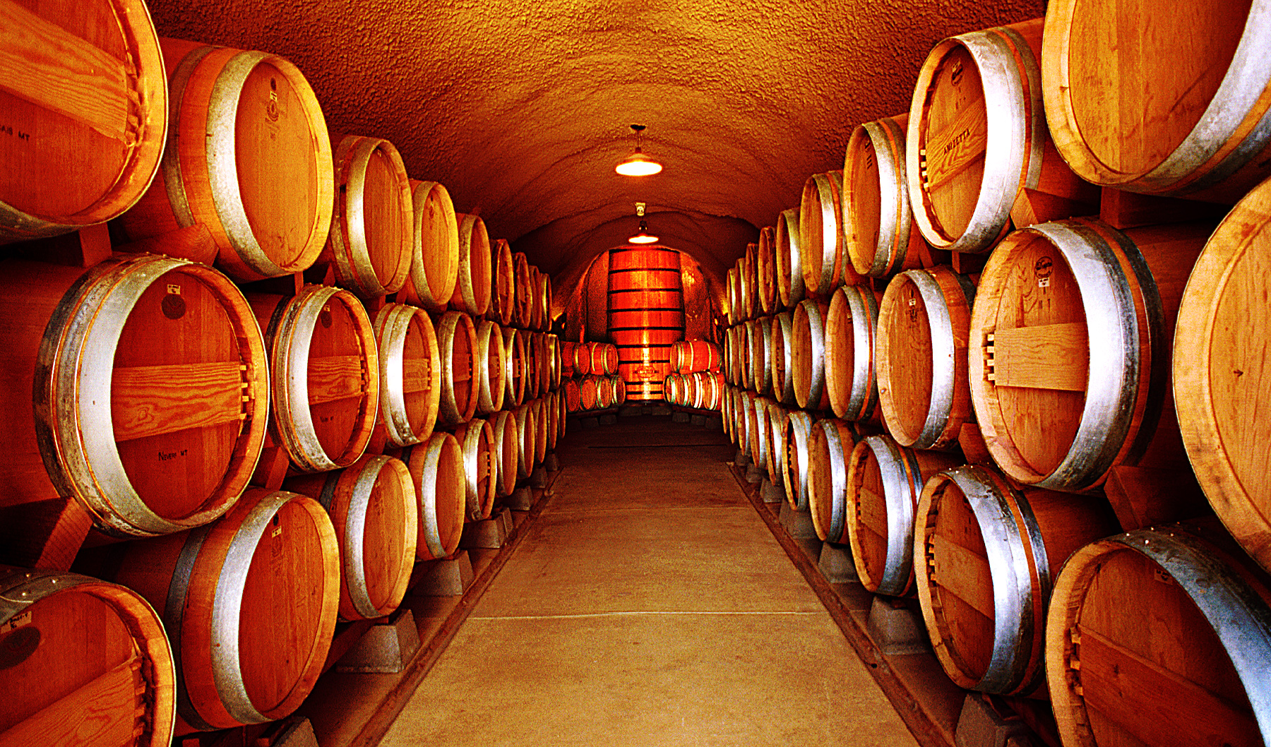 Правителството ще поиска от Брюксел да признае гроздовата ракия за традиционна българска спиртна напитка