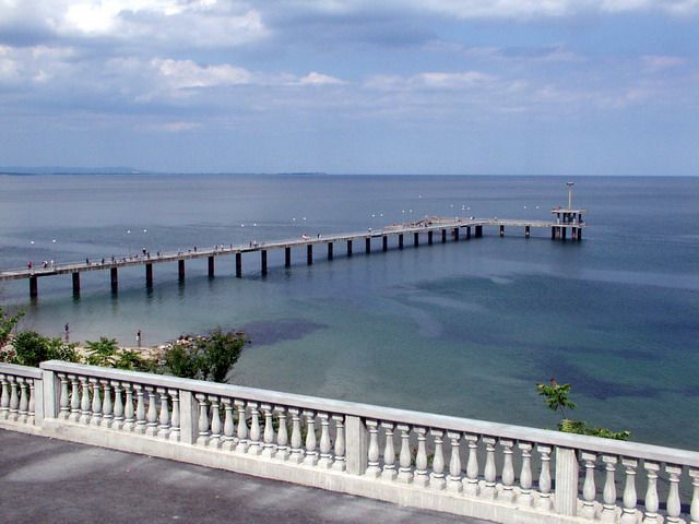 Повече от 7 400 души подкрепят Бургас да приеме три държавни структури