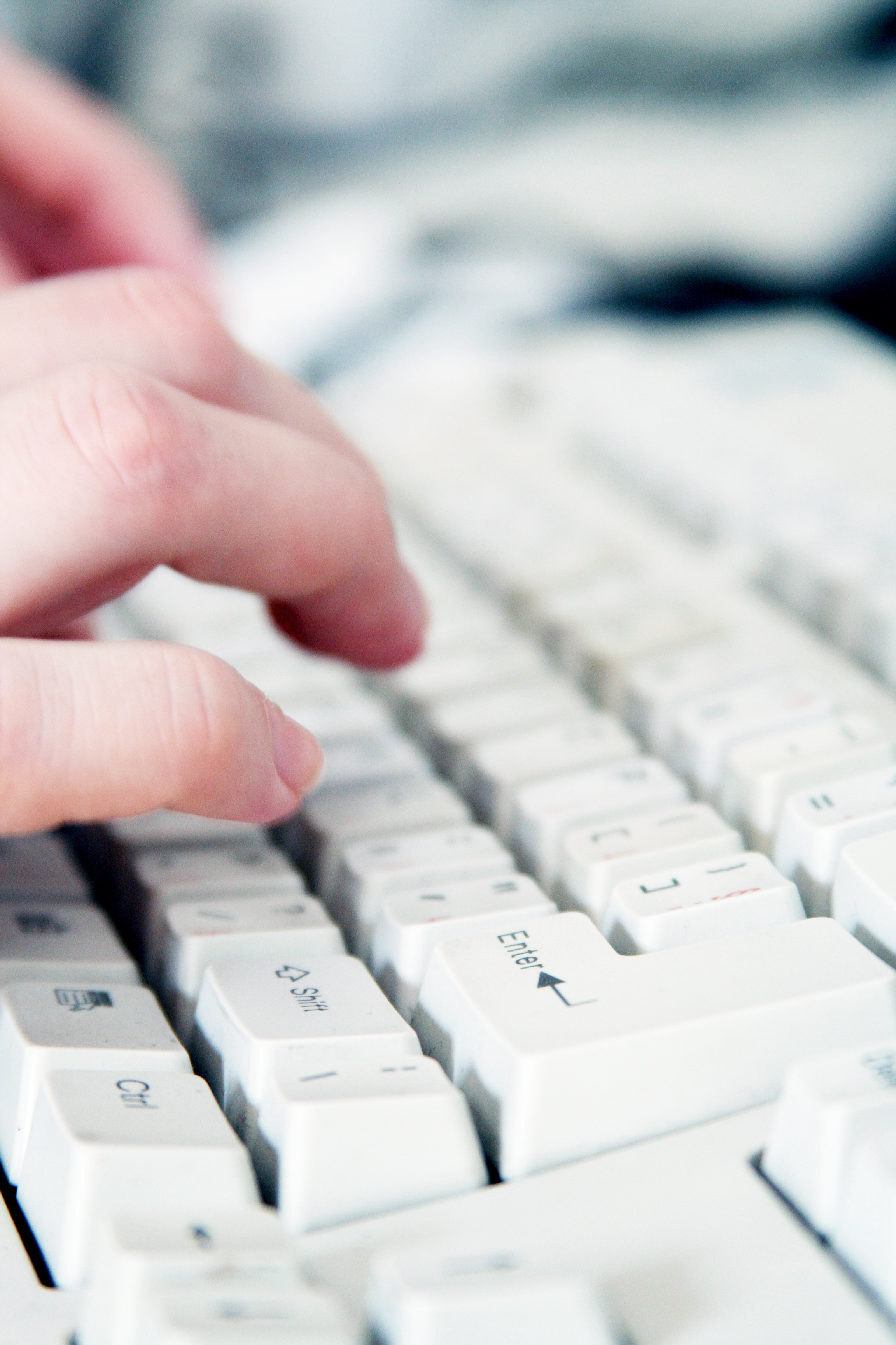 Осем допълнителни стъпки са необходими за осъществяване на електронното управление